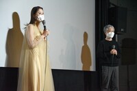 玉井詩織と酒井祐輔監督。