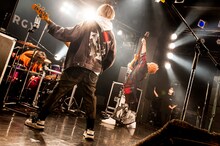 Non Stop Rabbit（Photo by MAYUMI）