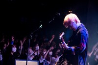 田口達也（G, Cho / Non Stop Rabbit）（Photo by MAYUMI）