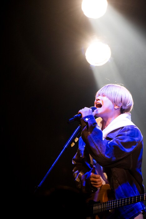 矢野晴人（Vo, B / Non Stop Rabbit）（Photo by MAYUMI）