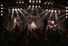 Non Stop Rabbit（Photo by MAYUMI）