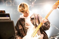 矢野晴人（Vo, B / Non Stop Rabbit）（Photo by MAYUMI）