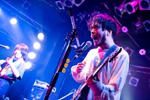 朝日（G / ネクライトーキー）（Photo by MAYUMI）