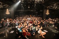 「SYNERGY」夜公演の様子。（Photo by MAYUMI）