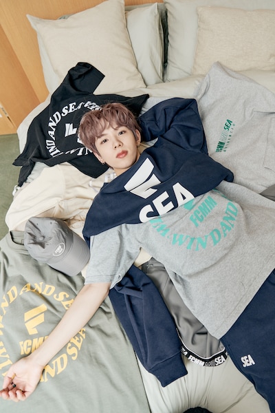 FCMM×WIND AND SEAコラボレーションラインの着用イメージ。