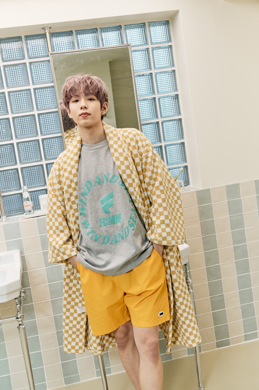 FCMM×WIND AND SEAコラボレーションラインの着用イメージ。