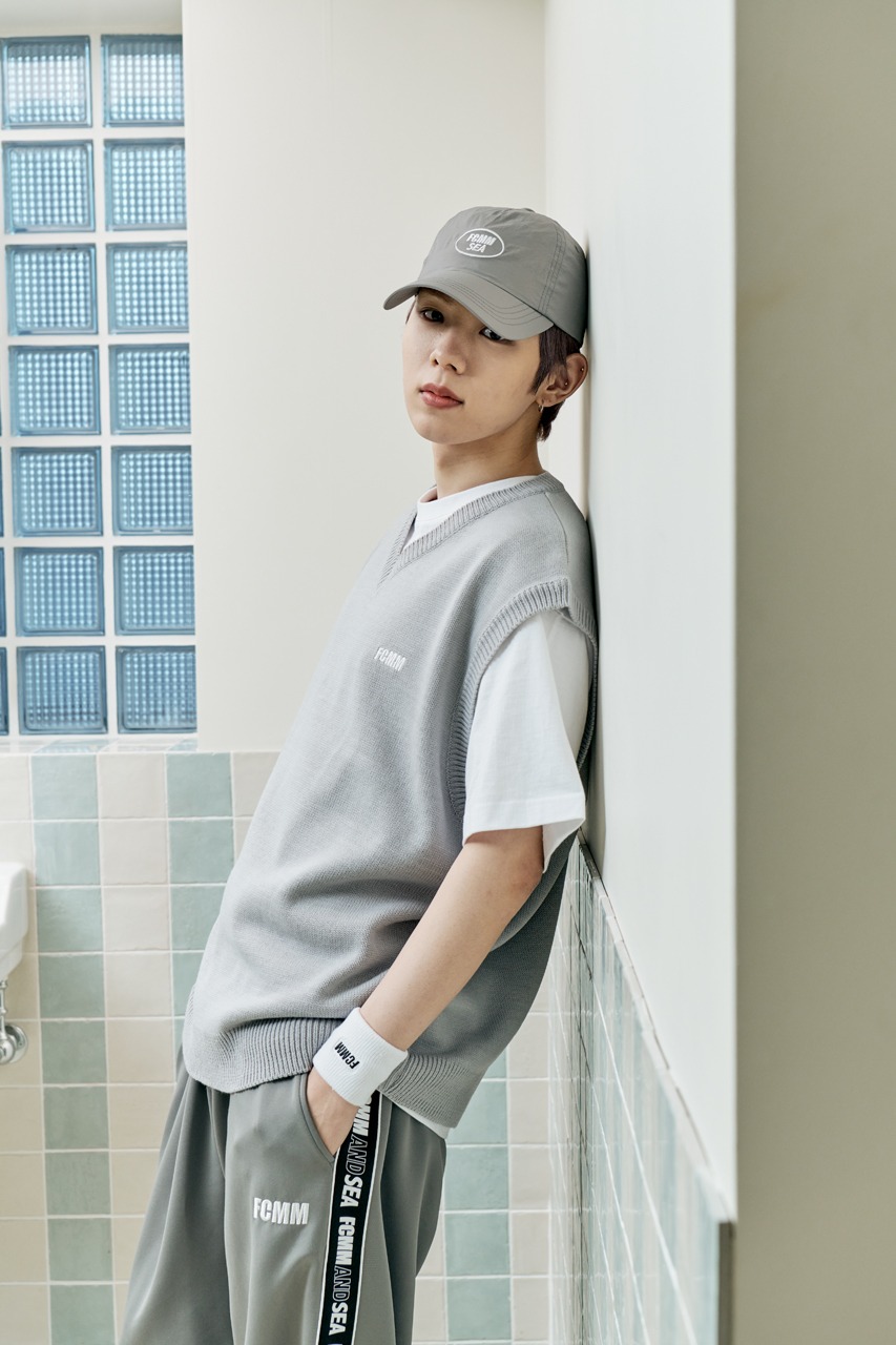 FCMM×WIND AND SEAコラボレーションラインの着用イメージ。