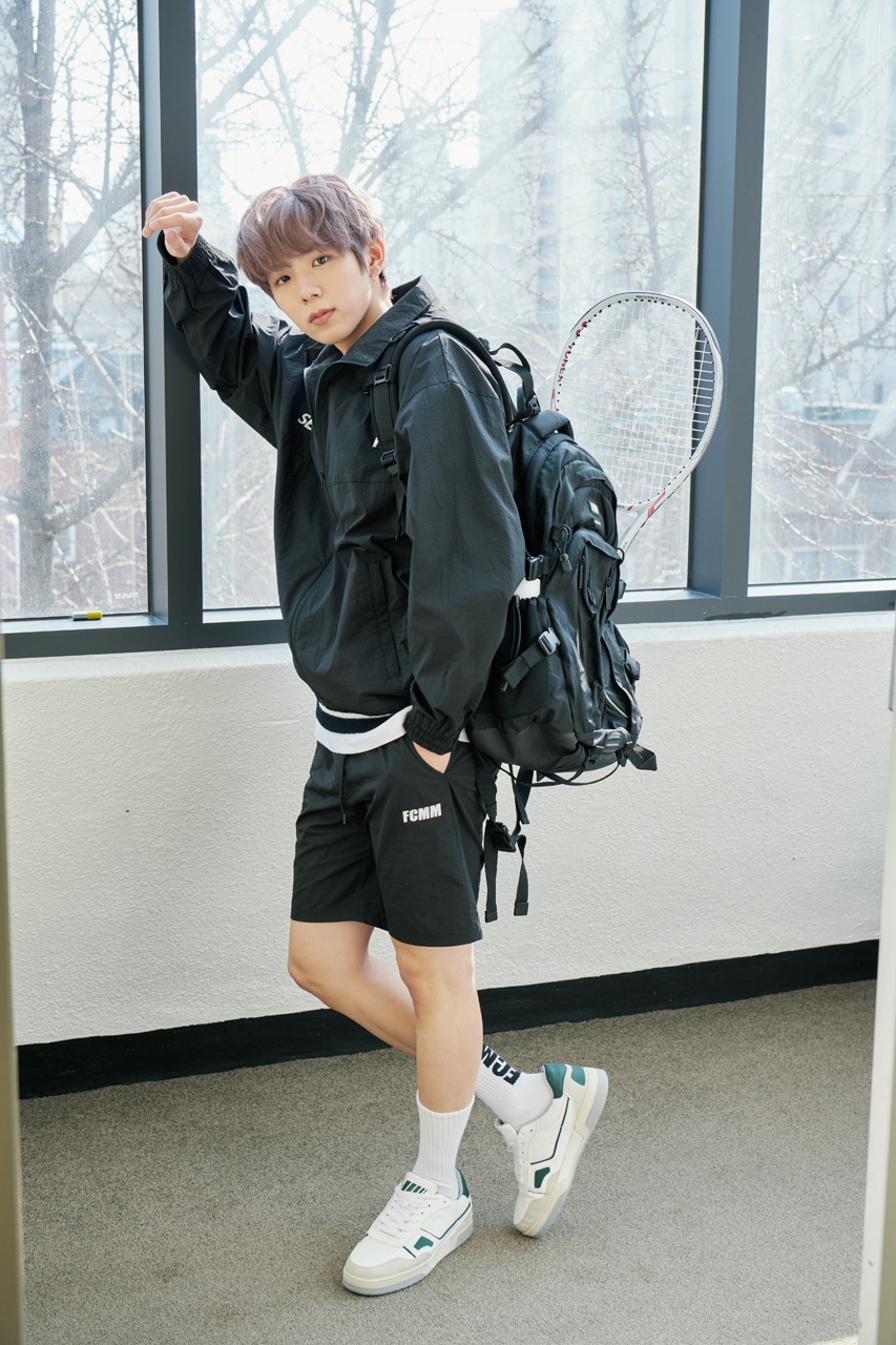 FCMM×WIND AND SEAコラボレーションラインの着用イメージ。