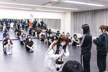 「WACK合同オーディション2022」3日目昼のパフォーマンス審査の様子。