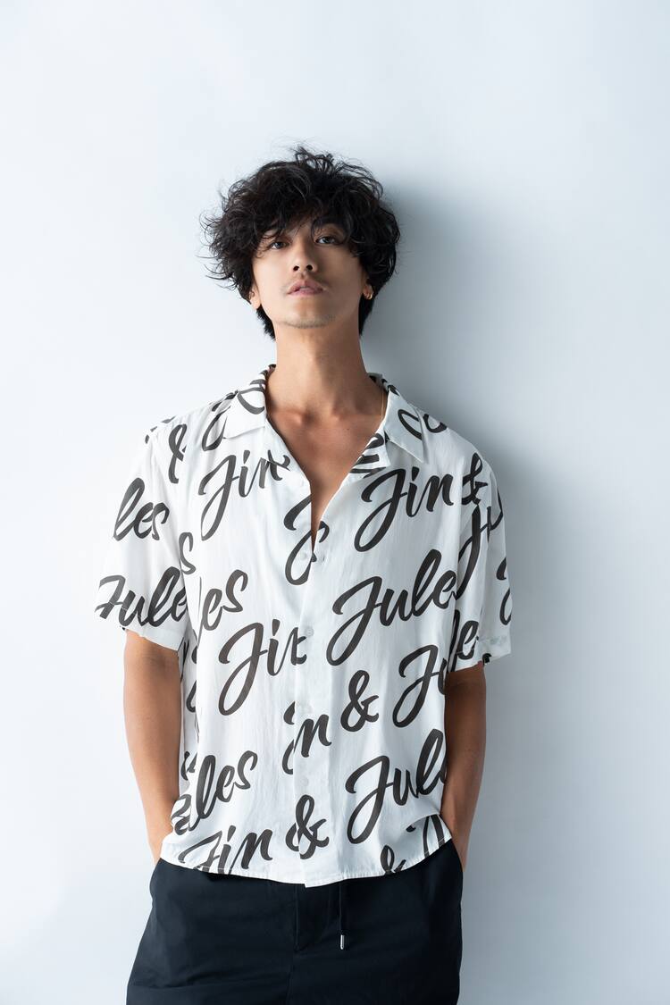 赤西仁が新アパレルブランド「JIN & JULES」立ち上げ、シャツ15種類の 