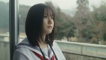 STU48のドラマミュージックビデオ「光は君に、あの日々に。」の予告映像より。(c)STU