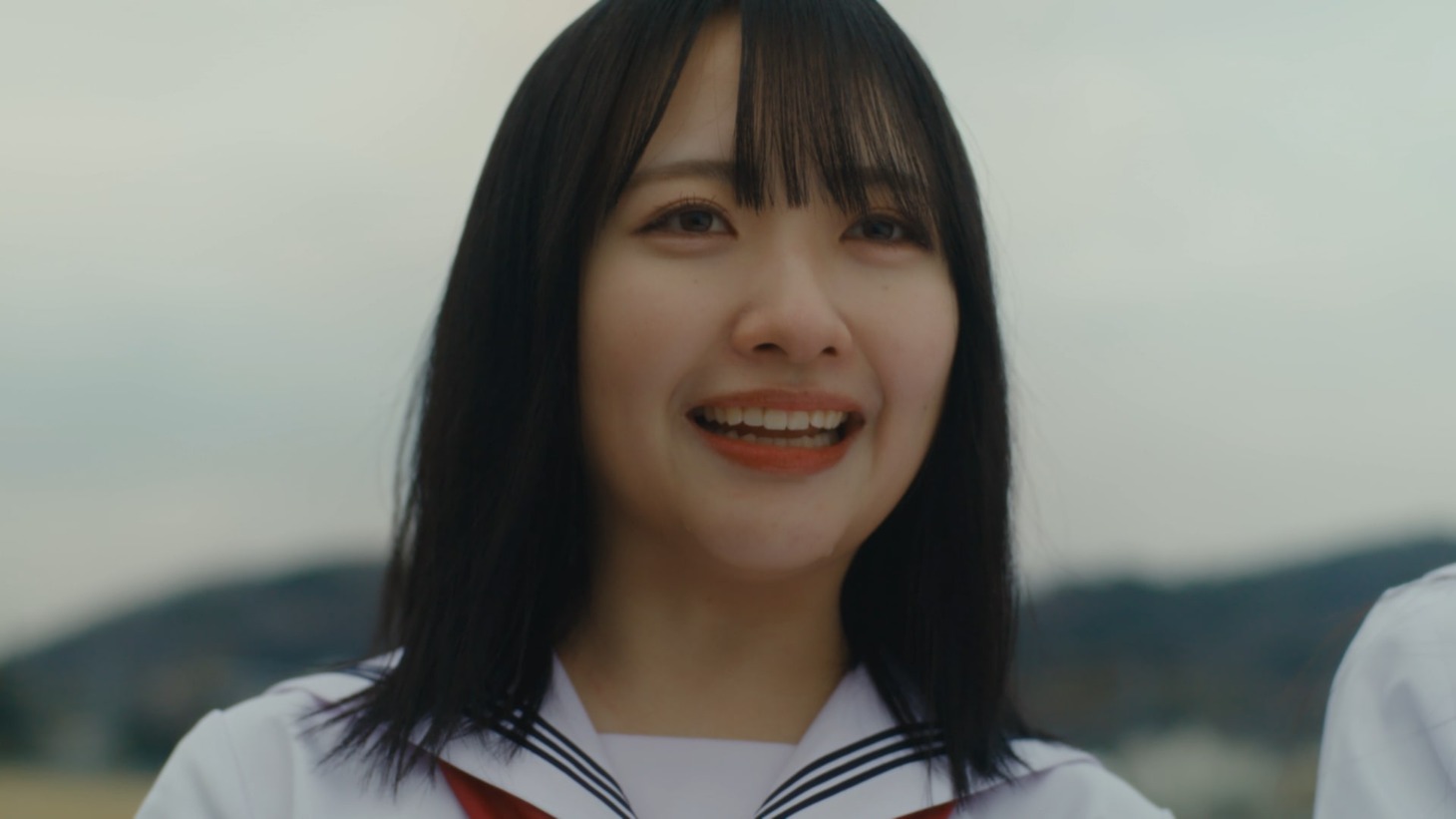 STU48のドラマミュージックビデオ「光は君に、あの日々に。」の予告映像より。(c)STU