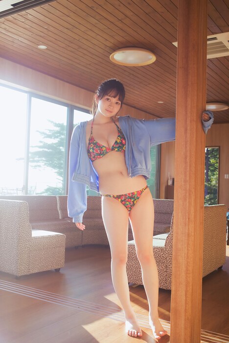 「SKE48 江籠裕奈1st写真集『わがままな可愛さ』」より。