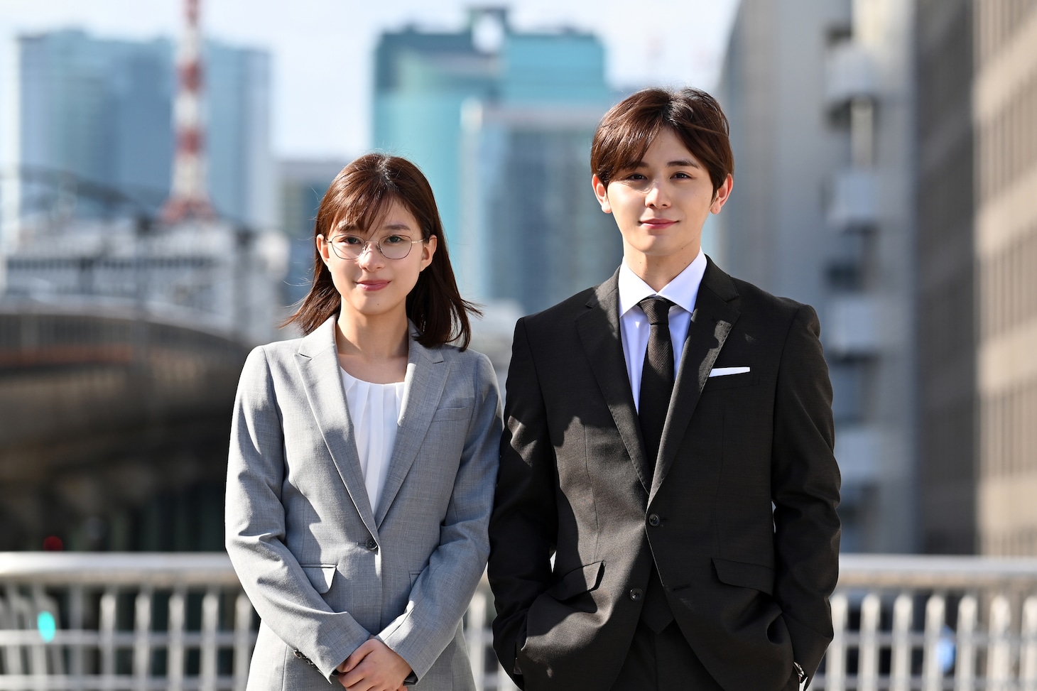 左から芳根京子、山田涼介。(c)テレビ朝日