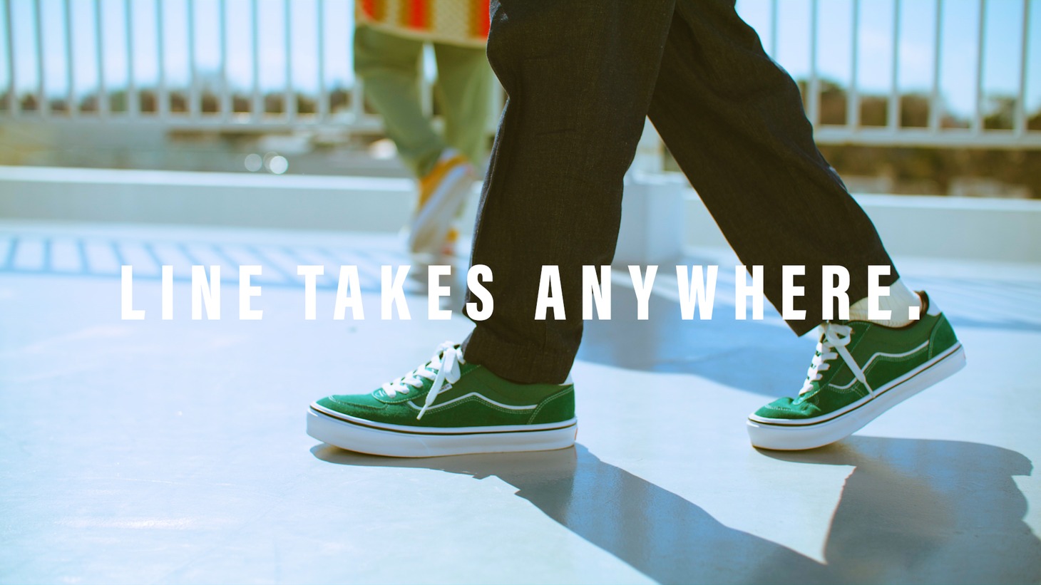 「LINE TAKES ANYWHERE.～ラインに乗ってどこまでも。～」より。