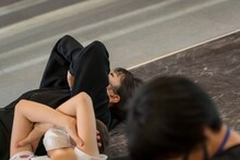 「WACK合同オーディション2022」4日目 腹筋対決の様子。