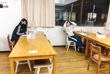 コントに備えるハシヤスメ・アツコ、セントチヒロ・チッチ。