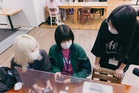 ネオ・トゥリーズ（BiS）、ヒメカ・ナウカナ？、ハシヤスメ・アツコ（BiSH）。