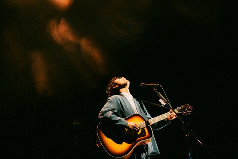 川崎鷹也(Photo by Kana Tarumi)
