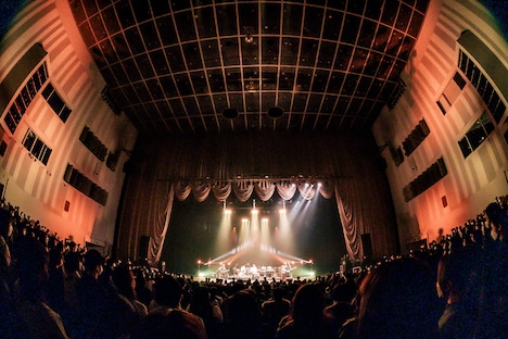 GRAPEVINE「SPRING TOUR」初日公演の様子。（撮影：藤井拓）