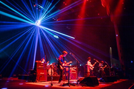 GRAPEVINE「SPRING TOUR」初日公演の様子。（撮影：藤井拓）