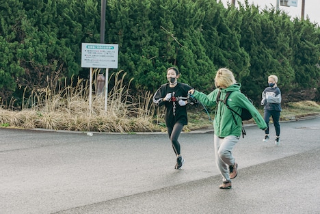 1位の月ノウサギ（GANG PARADE）、2位のネオ・トゥリーズ（BiS）。