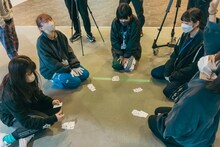 「WACK合同オーディション2022」5日目 敗者復活を懸けた神経衰弱の様子。