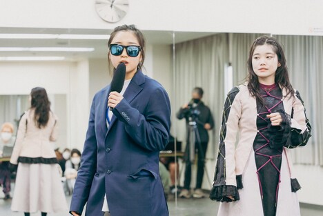 カナエデーモン、セントチヒロ・チッチ（BiSH）。