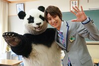 左から星星、曽野舜太（M!LK）。(c)日本テレビ