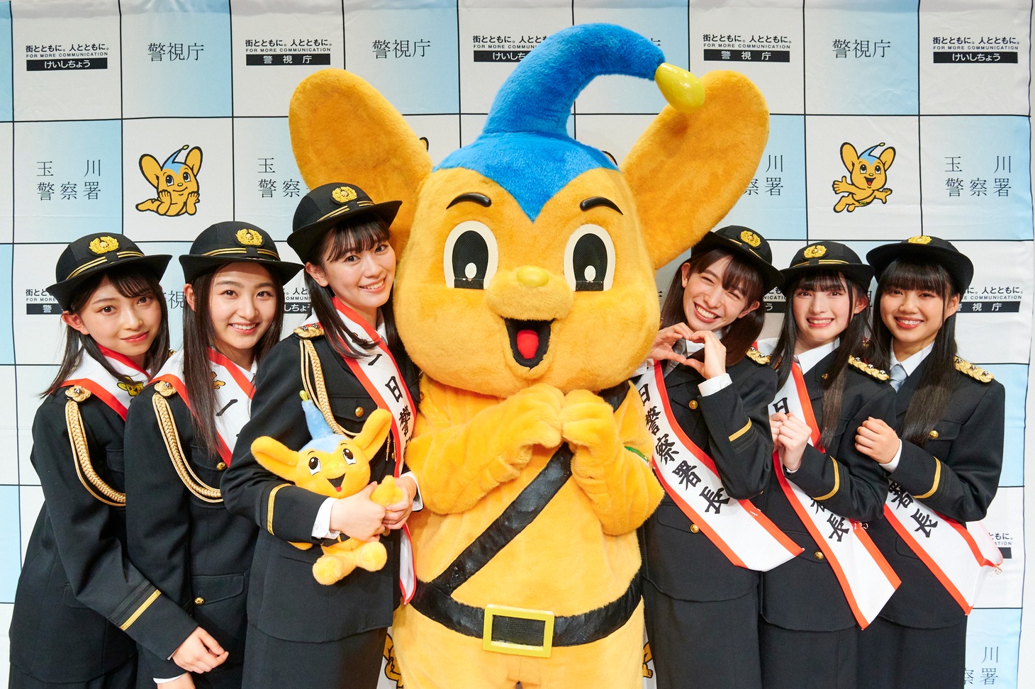 超ときめき♡宣伝部とピーポくん。