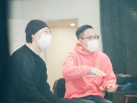 左から佐々木敦、南波一海。