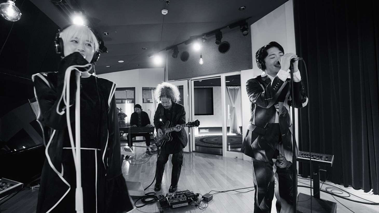 「Star Lyrics」より。
