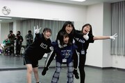 左から時計回りにドーウシロ・ユリ、ハシヤスメ・アツコ（BiSH）、ナ後、アイナスター（WAgg）。