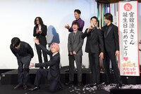 映画「おそ松さん」の公開記念舞台挨拶の様子。