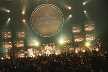 「THE ORAL CIGARETTES Hall Tour 2022『SUCK MY WORLD』」3月24日公演の様子。（撮影：ハタサトシ）