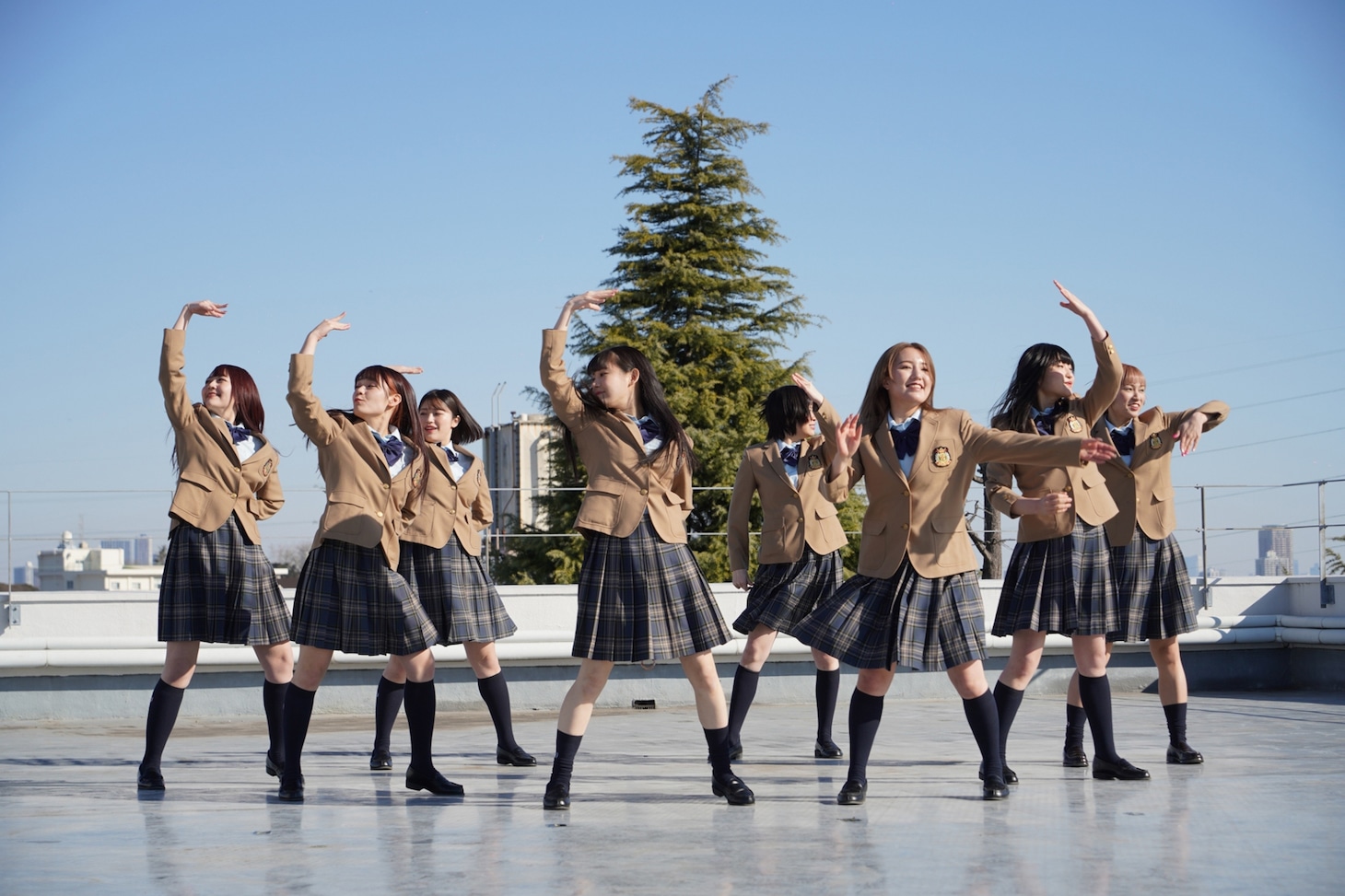 アップアップガールズ（仮）。ミュージックビデオ撮影の様子。