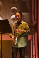 小西遼（Saxophone）（撮影：ハタサトシ）