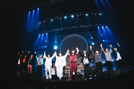 「THE ORAL CIGARETTES Hall Tour 2022『SUCK MY WORLD』」3月24日公演の様子。（撮影：ハタサトシ）