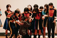 タンタンを迎え入れるGANG PARADE。