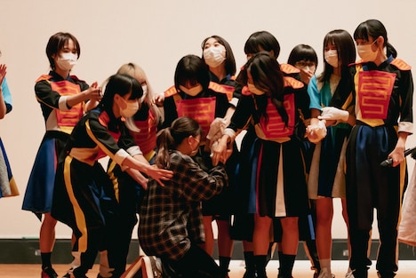 タンタンを迎え入れるGANG PARADE。