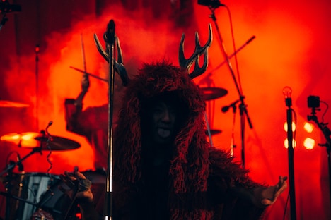 マヒトゥ・ザ・ピーポー（Vo, G）（撮影：taro mizutani）