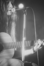 マヒトゥ・ザ・ピーポー（Vo, G）（撮影：taro mizutani）