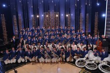 東京スカパラダイスオーケストラと習志野高校吹奏楽部。（写真提供：NHK）