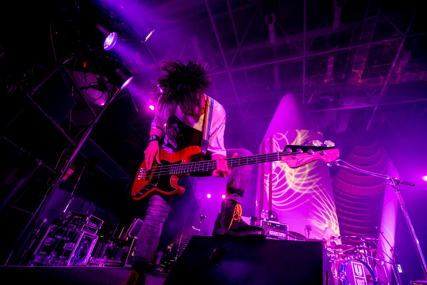 田淵智也（B）（Photo by Viola Kam［V'z Twinkle］）