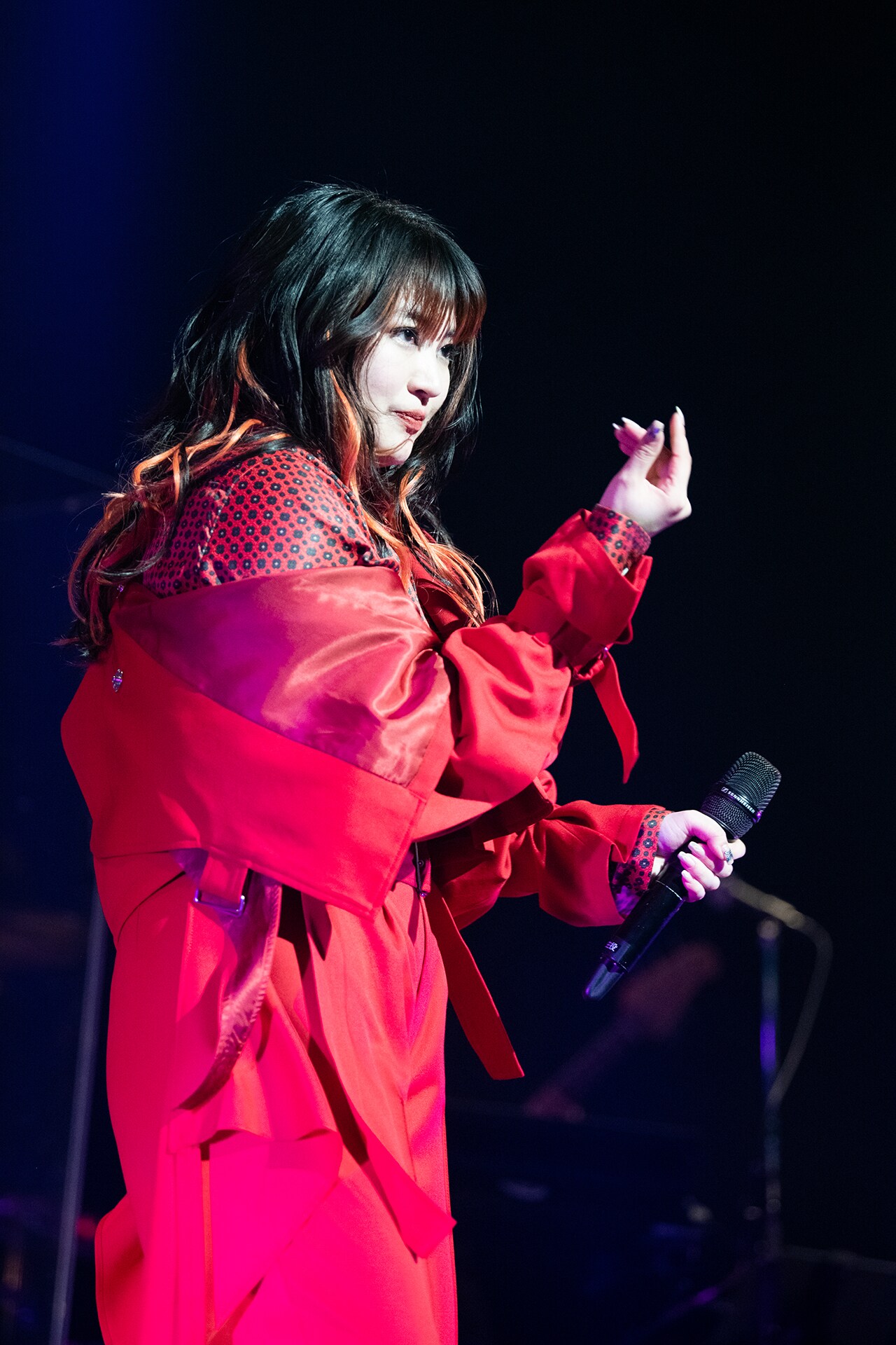 柏木ひなた、エビ中ラストの生誕ソロライブをニコ生実況 - 音楽ナタリー