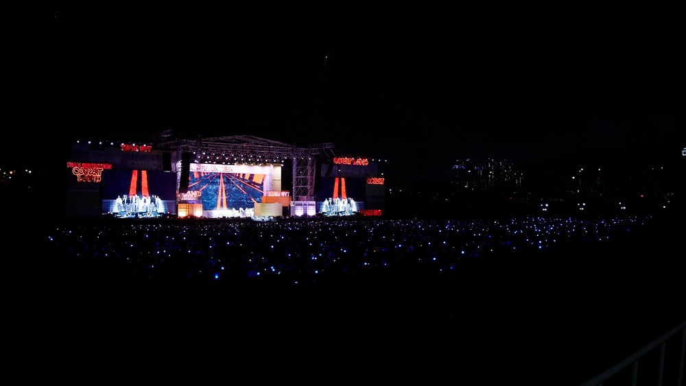 「SEVENTEEN in CARAT LAND」の様子。(c)PLEDIS Entertainment