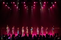 「ONE LOVE ONE HEART Debut Presentation "prologue"」の様子。