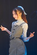 リーダーの佐々木杏莉。