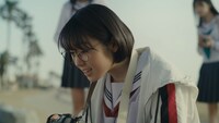 STU48のドラマミュージックビデオ「光は君に、あの日々に。」より。