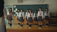 STU48のドラマミュージックビデオ「光は君に、あの日々に。」より。